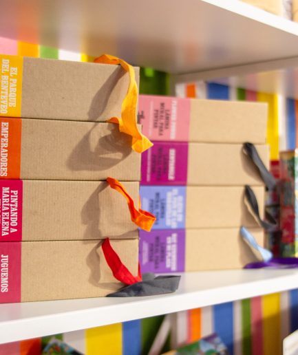 Láminas murales para pintar Mil Mundos