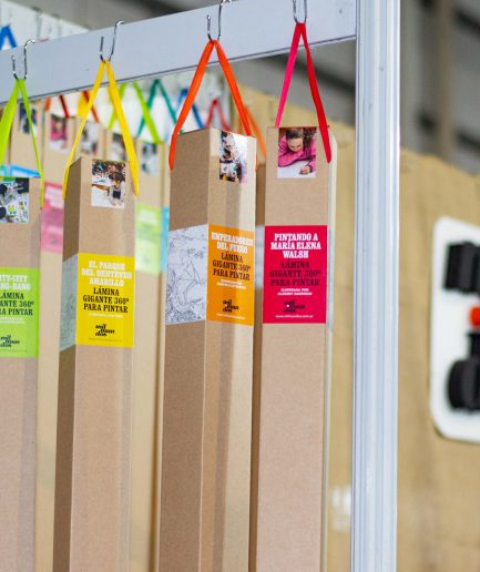 Láminas gigantes 360º para pintar Mil Mundos