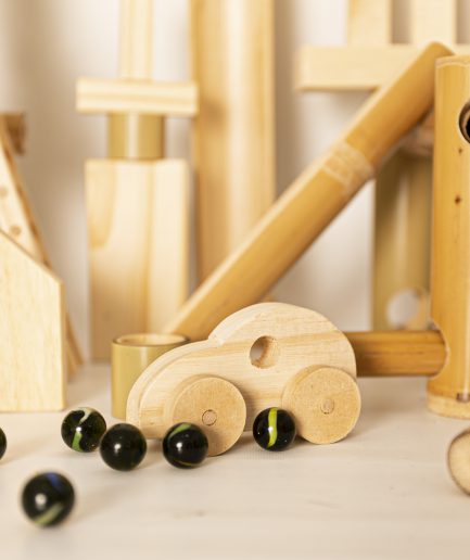 Juego de construcción y rampas de bambú y madera