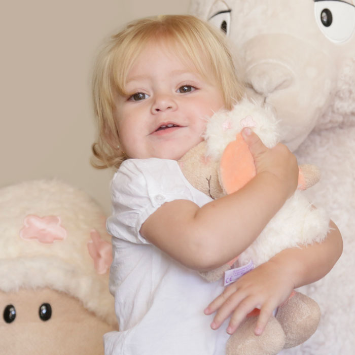 Los juguetes de peluche abrazables de Nici han dibujado una sonrisa en los rostros de chicos y adultos durante más de 30 años