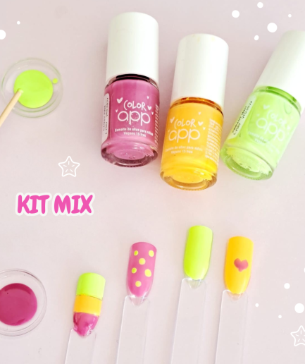 Juegos Deco uñas con esmaltes de colores y efectos