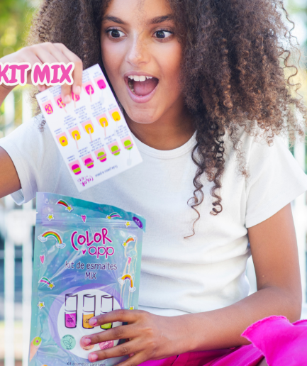 Juegos Deco uñas con esmaltes de colores y efectos