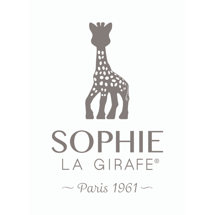 Desde su creación en 1961 en Francia, Sophie la girafe® se ha convertido en un clásico infaltable en la vida de millones de bebés en todo el mundo. Hecha con caucho 100% natural y pintura alimentaria, esta simpática jirafa está especialmente diseñada para estimular todos los sentidos del bebé desde sus primeros meses.