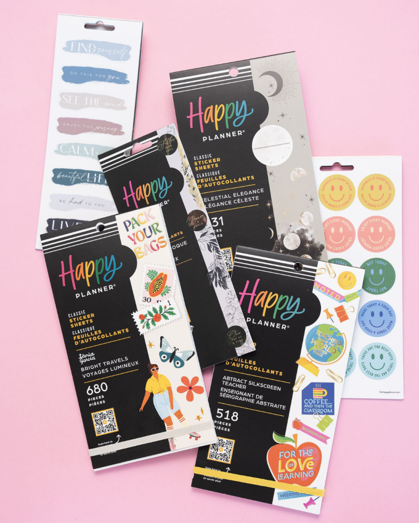 Somos una empresa estadounidense que se dedica a traer felicidad, color y diseño a tu organización.